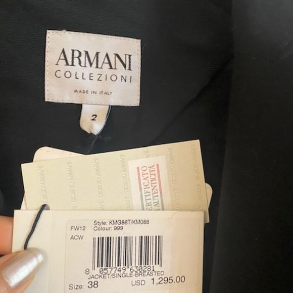 Brand new with tags Armani Collezioni single-button black blazer - Picture 3 of 12